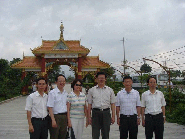 中央财经领导小组办公室经贸组组长张松涛莅临西玛电机视察指导工作。