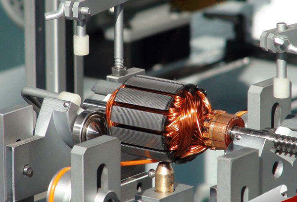 西安西玛电机转子动平衡试验。