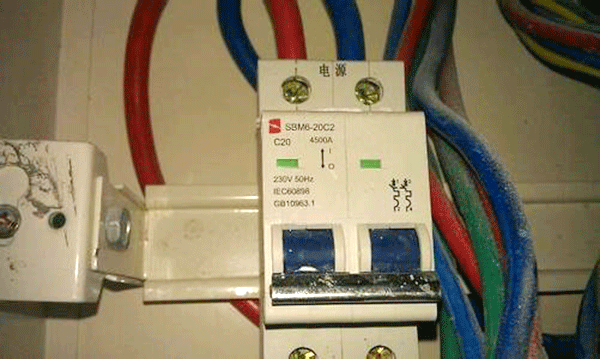 漏电保护装置是造成西安西玛电机频繁烧毁的原因。