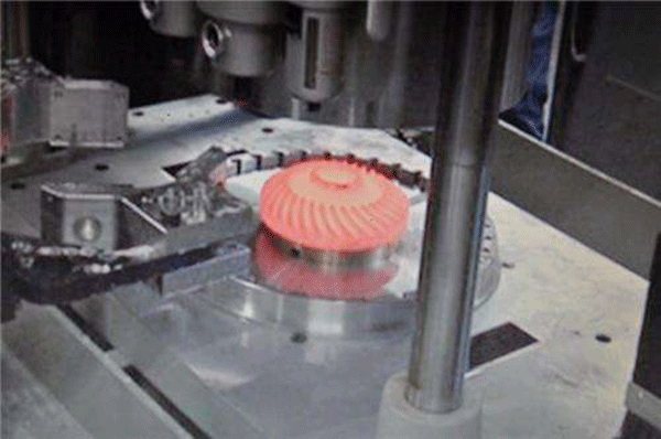 齿轮热处理提高提高西安西玛直流电机的使用效率。