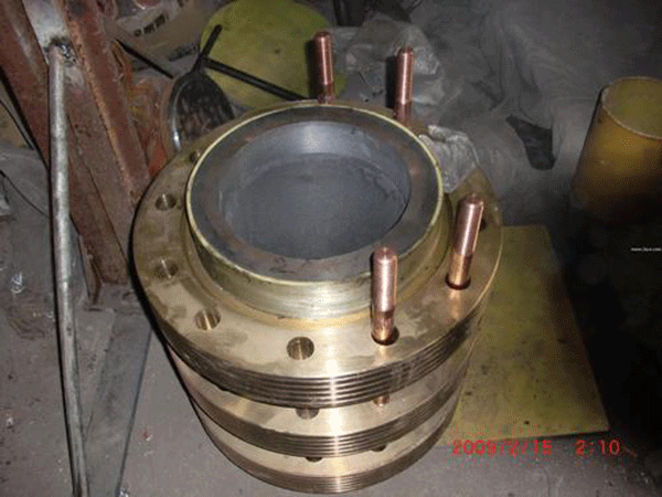 如何在加工过程中防止电机滑环损坏？