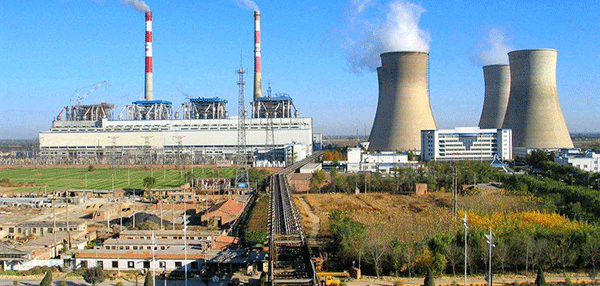 哪些种类的三相异步电动机在电厂应用比较广泛？