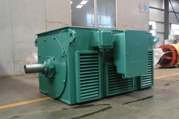 西玛电机车间一台等待做出厂检测的YKK高压电机