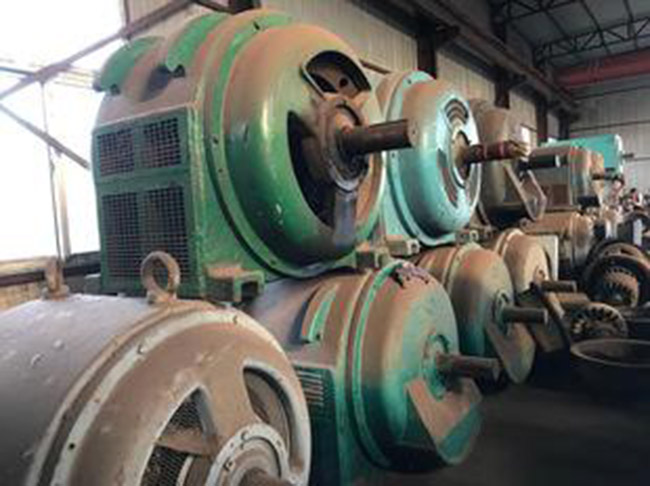 高压三相异步电动机外壳带电时会产生哪些隐患？