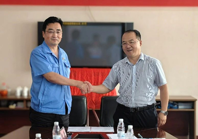 电控学院与西安泰富西玛电机有限公司举行产学研签约暨授牌仪式 电控学院与西安泰富西玛电机有限公司举行产学研签约暨授牌仪式