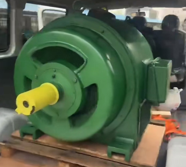 图为正在出库的西安西玛JS系列高压电机照片 图为正在出库的西安西玛JS系列高压电机照片